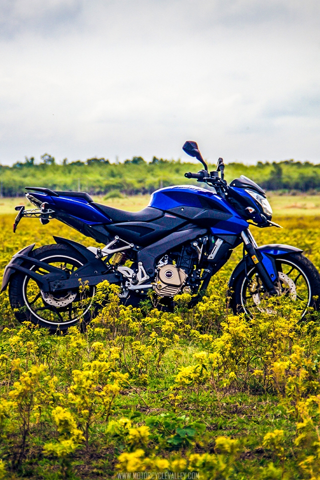 Bajaj Pulsar 220 Wallpaper 20 Desktop Background