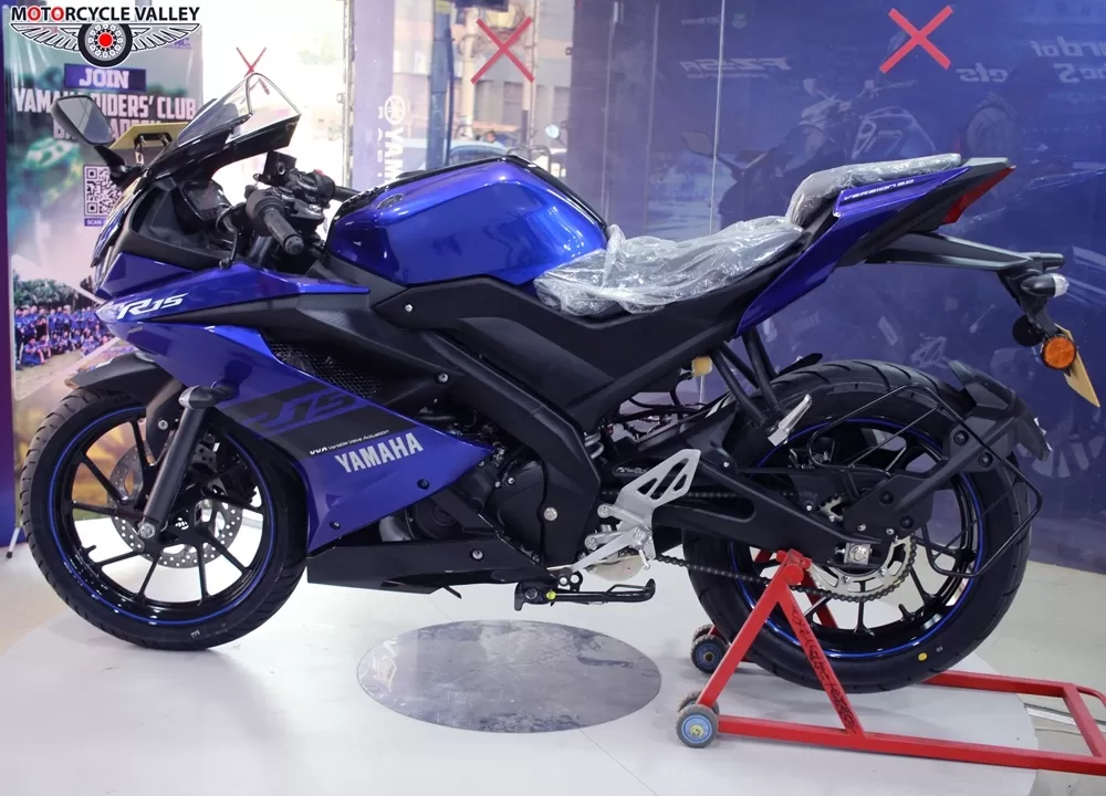 r15 v3 race blue