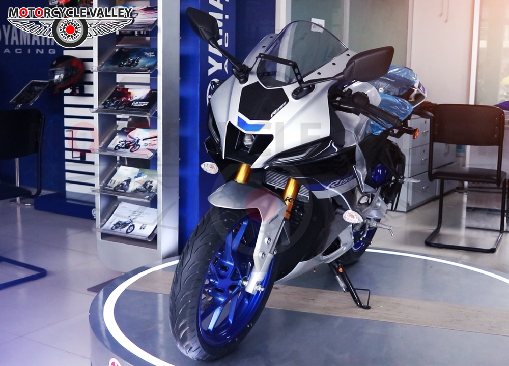 R15M Photo Gallery . All kind of Yamaha R15M Images